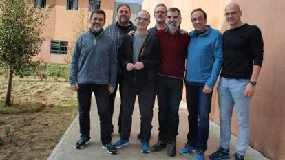 De izquierda a derecha: Jordi Sànchez, Oriol Junqueras, Jordi Turull, Joaquim Forn, Jordi Cuixart, Josep Rull y Raül Romeva. FOTO: ÓMNIUM CULTURAL