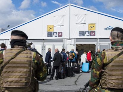 Medidas de seguridad en las inmediaciones del aeropuerto de Zaventem, cerca de Bruselas, el 4 de abril de 2016. 