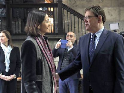 La ministra de Industria, Reyes Maroto, con el presidente valenciano Ximo Puig. 
