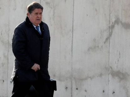 El exvicepresidente de Bankia y presidente de Bancaja, José Luis Olivas, a la llegada al juicio por la salida a Bolsa de Bankia.