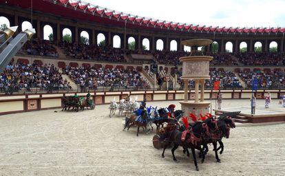 Representación de El signo del triunfo, en el anfiteatro de Puy du Fou.