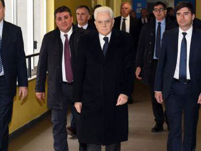 El presidente de la República, Sergio Mattarella, tiene la difícil misión de encontrar a la figura idónea para formar una mayoría que evite una repetición electoral.