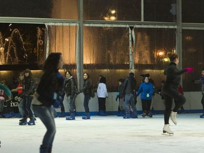 Pista de hielo instalada en la plaza de Catalunya las pasadas Navidades.