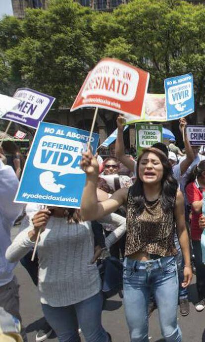Manifestación contra el aborto frente al Supremo mexicano este miércoles.