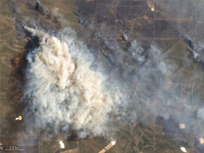 La zona centro del país permanece afectada por incendios y tormentas que desbordan los ríos