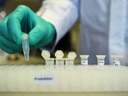 Los laboratorios y Sanidad trabajan en planes de contingencia para asegurar el suministro de fármacos por el coronavirus