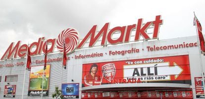 Fachada de una tienda de Media Markt en Madrid.