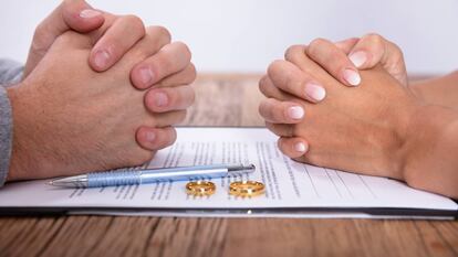No existe un precio estándar para la separación o el divorcio, los abogados tienen libertad para acordar la tarifa con sus representados.
