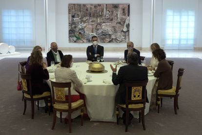 Pedro Sánchez, durante un desayuno con ministros y agentes sociales el 16 de noviembre.