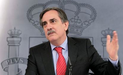 El ministro de Trabajo, Valeriano Gómez, tras el Consejo de Ministros.