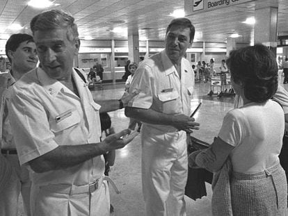 Despedida de algunos militares que se marchaban a la misión de paz de Bosnia, en 1995.