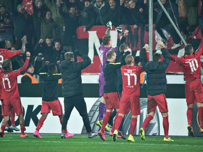 Los jugadores del Midtjylland celebran la victoria.