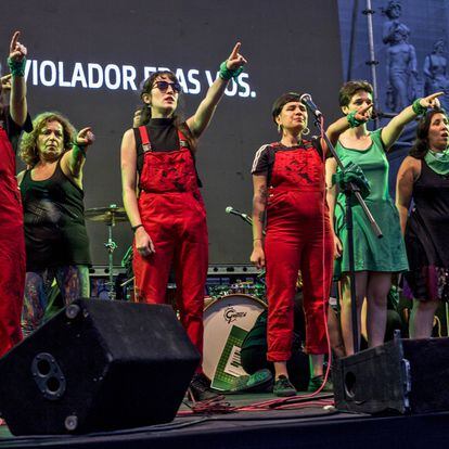 El grupo Las Tesis realiza una actuación en Buenos Aires
ROBERTO ALMEIDA AVELEDO / ZUMA P
  (Foto de ARCHIVO)
19/02/2020