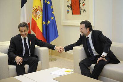 Mariano Rajoy junto a Nicolas Sarkozy, ayer en La Moncloa.