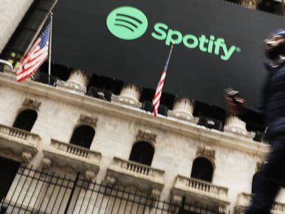 Anuncio de Spotify, a las afueras de Wall Street. 