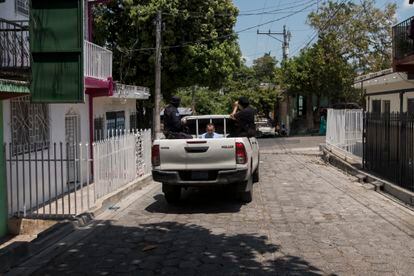 Un expandillero en reinserción fue capturado por la Policía Nacional Civil en la colonia Dina de San Salvador. 