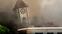 La lava provoca el derrumbe del campanario de Todoque, en La Palma. En vídeo, secuencia del hundimiento del edificio.