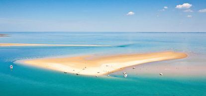 Playa de arena blanca en la isla francesa de Ré.