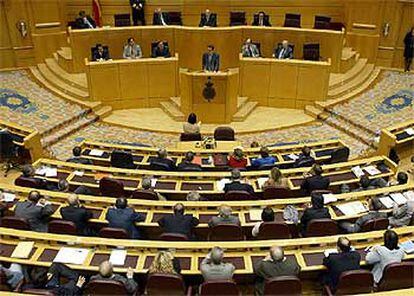 El presidente del Gobierno, José Luis Rodríguez Zapatero, durante su intervención ante el pleno del Senado.