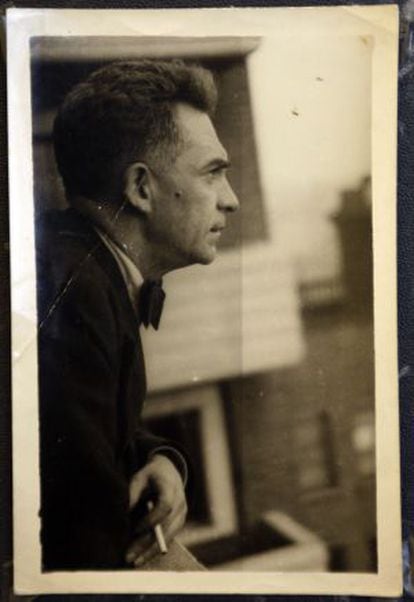Manuel Chaves Nogales (1897-1944), fotografiado en París en 1940.
