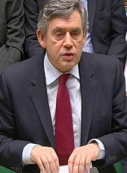 El primer ministro británico, Gordon Brown, se dirige hoy a los parlamentarios en la Cámara de los Comunes