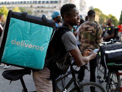 Un repartidor de Deliveroo en París el pasado 7 de agosto