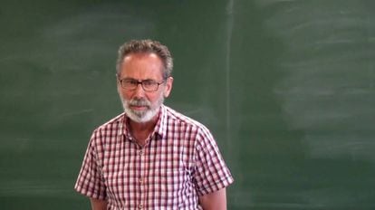 El matemático francés Yves Meyer, durante una charla.