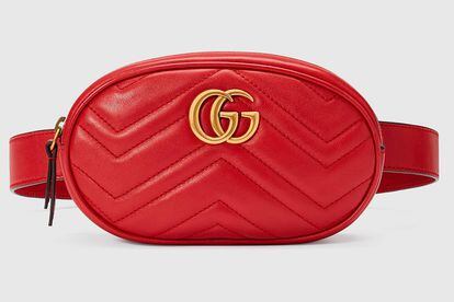 2018: tras muchos intentos fallidos, las riñoneras se convirtieron en accesorio de moda. Especialmente el modelo Marmont de Gucci.