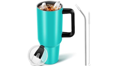 Los termos de café como los de la imagen pueden mantener las bebidas frías hasta 24 horas.