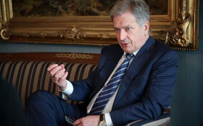 El presidente de Finlandia, Sauli Niinistö, durante la entrevista con EL PAÍS.
