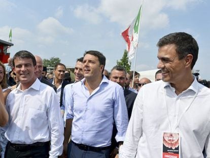 Manuel Valls, Matteo Renzi y Pedro Sánchez, en Bolonia.