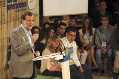 El presidente del Gobierno, Mariano Rajoy, durante su intervenci&oacute;n en la clausura de la Convenci&oacute;n Nacional de Nuevas Generaciones.