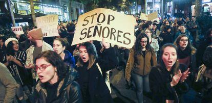 Manifestaci&oacute;n en Barcelona en apoyo a la mujer presuntamente violada durante los Sanfermines de 2016. 