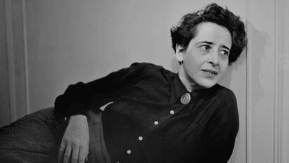 Hannah Arendt en un retratao tomado en 1949.