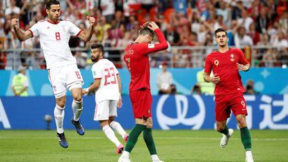 Cristiano lamenta su fallo desde el punto de penalti ante Irán.