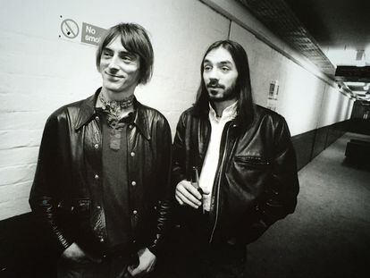 Paul Weller (izquierda) y Eddie Piller, en 1997.