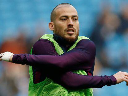 Silva, durante un calentamiento con el Manchester City.