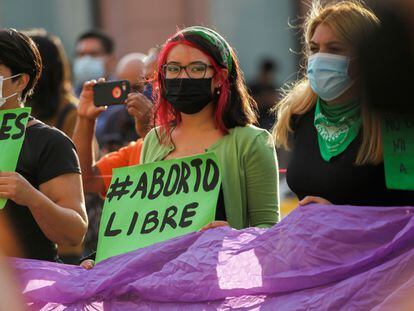 Mujeres protestan en favor del aborto en el Norte de México.