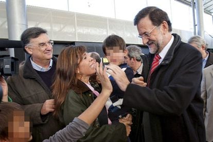 Mariano Rajoy, con Alicia Sánchez-Camacho, ayer en Barcelona.