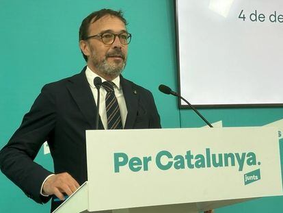 El portavoz de Junts, Josep Rius, en un momento de la rueda de prensa en la sede del partido en Barcelona.