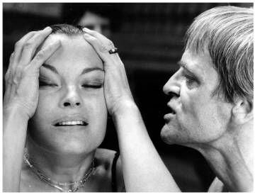 Romy Schneider atormentada por Klaus Kinski en 'L'important c'est aimer'.