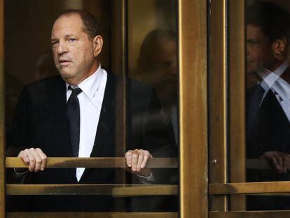 Harvey Weinstein a la salida de un juicio por una nueva acusación de agresión sexual, el 26 de agosto de 2019 en Nueva York.