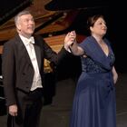 Dorothea Röschmann y Malcolm Martineau agradecen los aplausos del público que llenaba el Teatro de la Zarzuela.