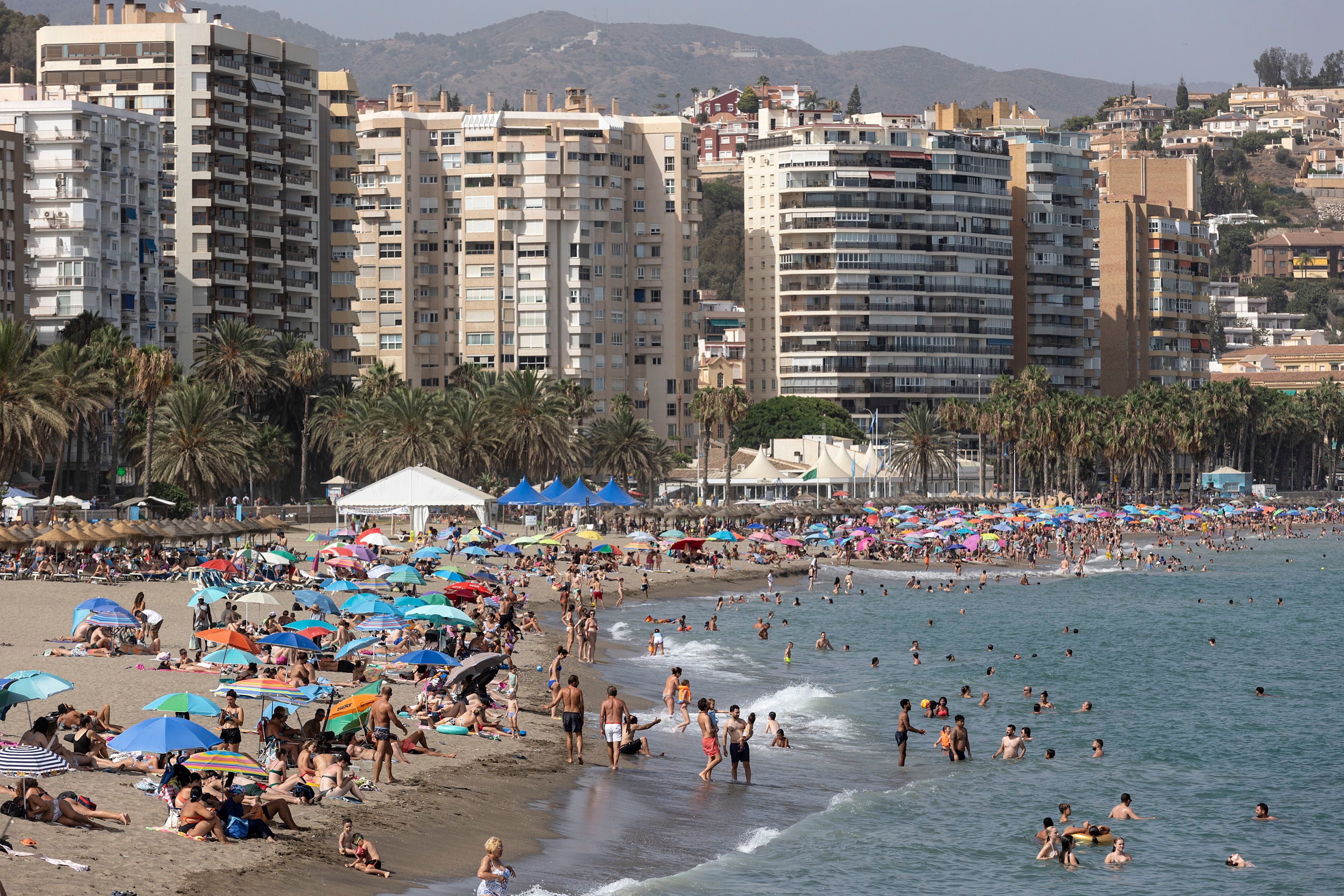 Alquilar piso a pie de playa ya es un lujo: suben un 10% este verano, hasta los 4.640 euros al mes