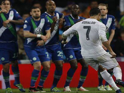 Cristiano lanza la falta del tercer gol.