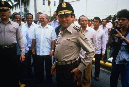Noriega, en un homenaje a Omar Torrijos en Ciudad de Panam&aacute; en 1981