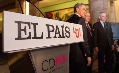 EL PAÍS inaugura la exposición '40 años de periodismo global' en el Palacio de Bellas Artes de México.