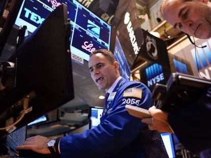 Agentes burs&aacute;tiles en el New York Stock Exchange