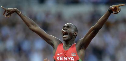 Rudisha celebra su oro olímpico en 800 metros