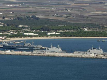 Vista de los muelles de Rota.